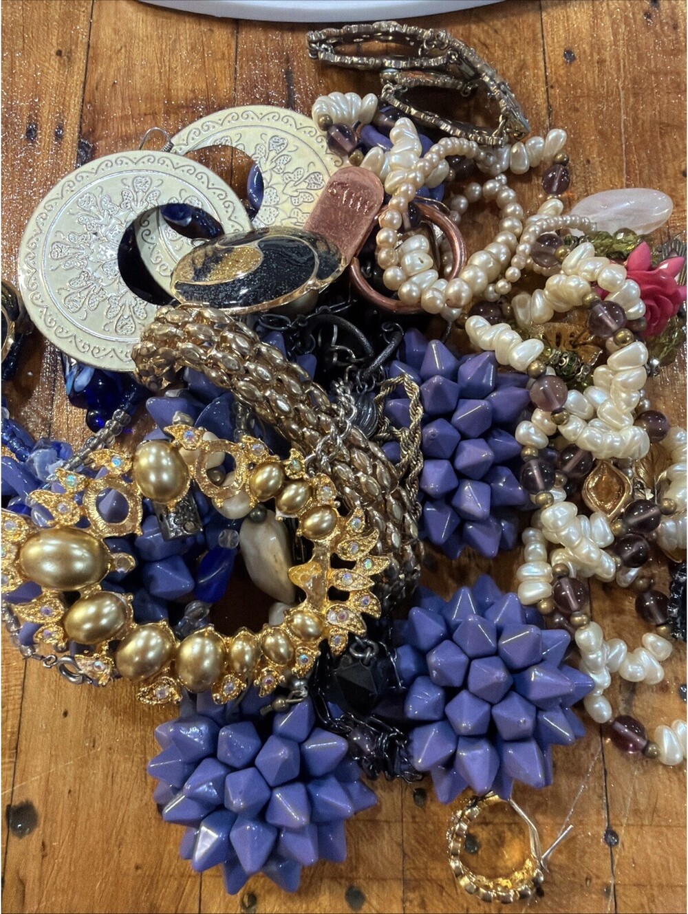 Vintage Beads Bubbles And Other Treasures Over A Pound #6